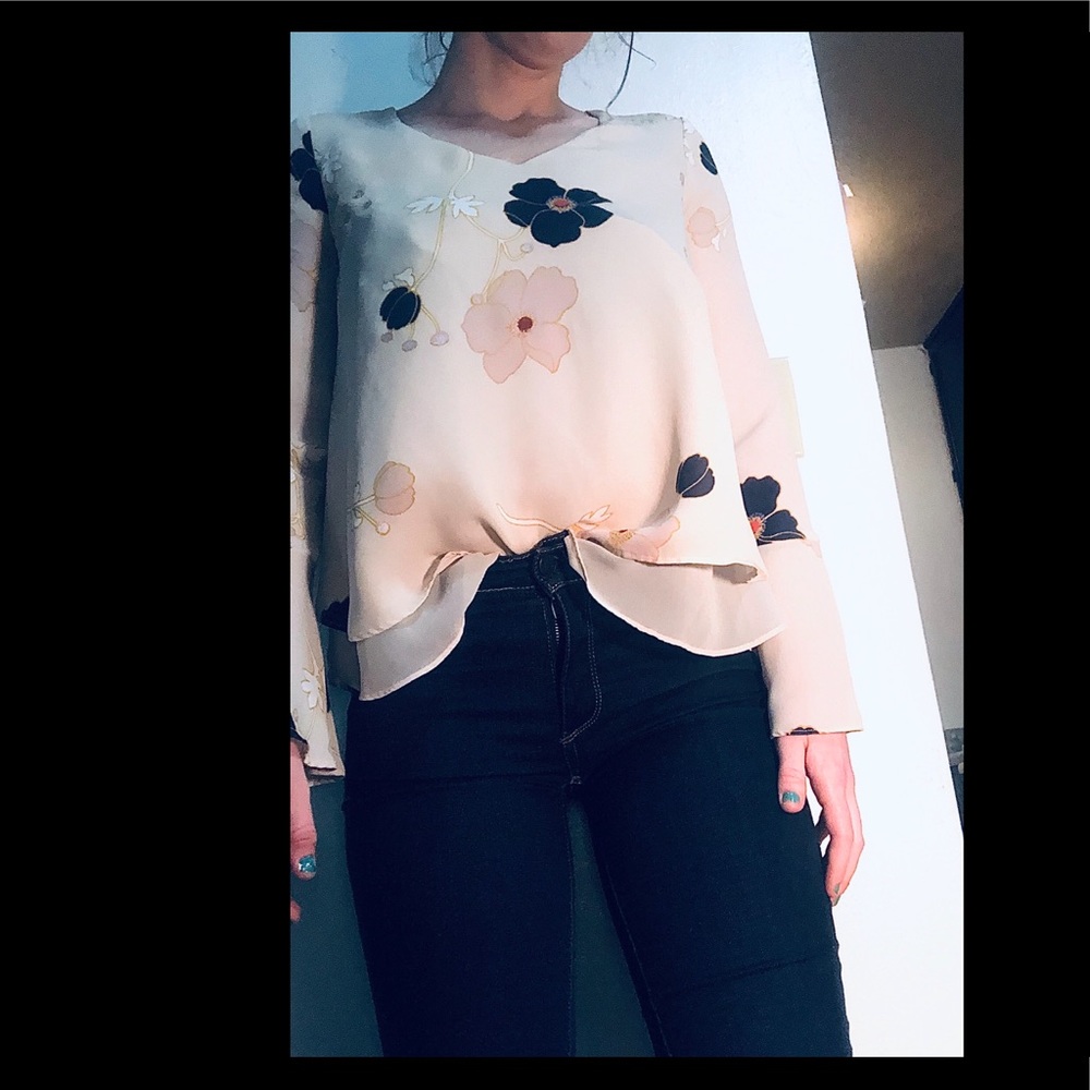 Lauren Conrad blouse.🔮